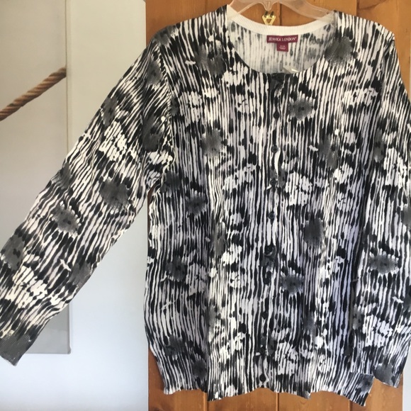 NWT 2 piece set cardigan + short sleeve shell - Picture 8 of 8
